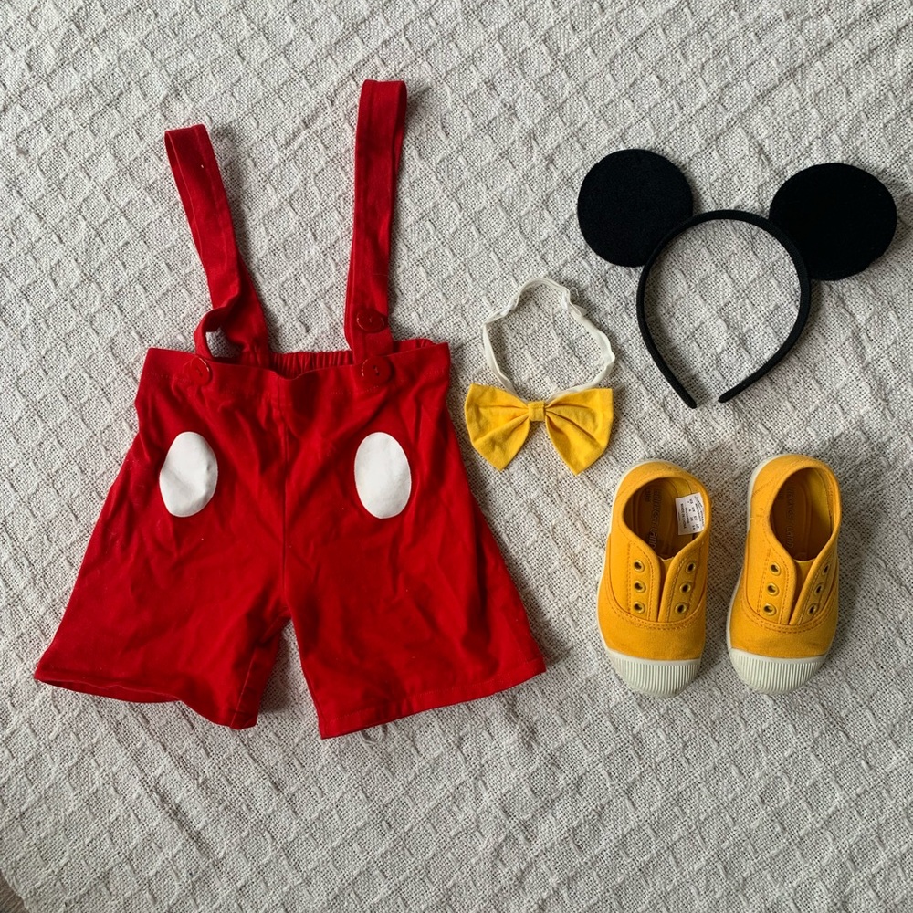 Mickey baby/toddler costume (size 18-24 months set + size 7 shoe)